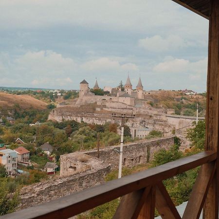 Дом с видом на старую крепость Каменец-Подольский Экстерьер фото